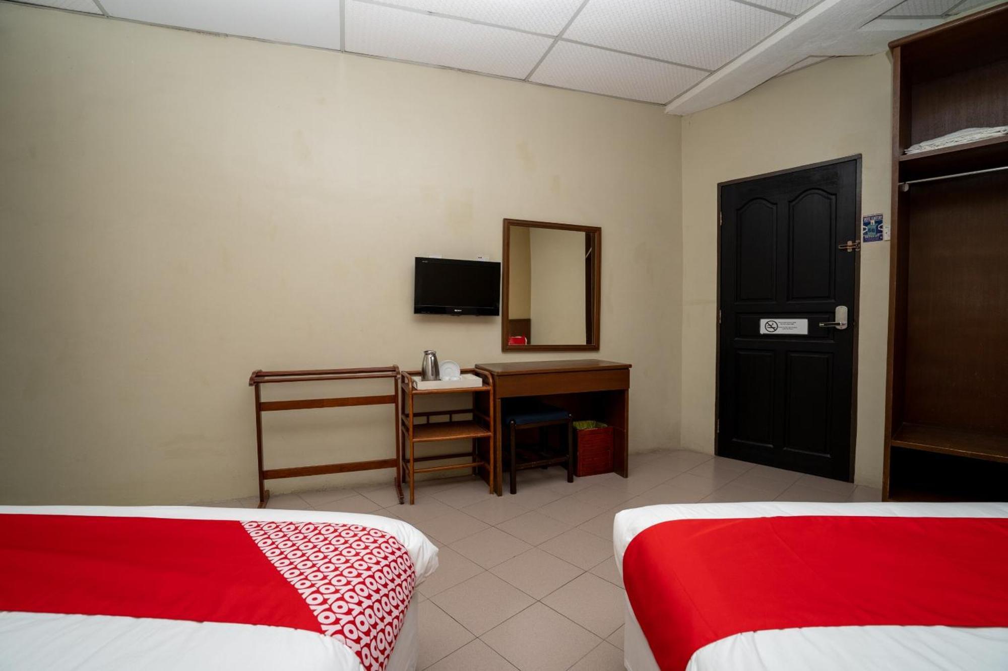 De Clinique Hotel كامبونغ باسير بوغاك المظهر الخارجي الصورة