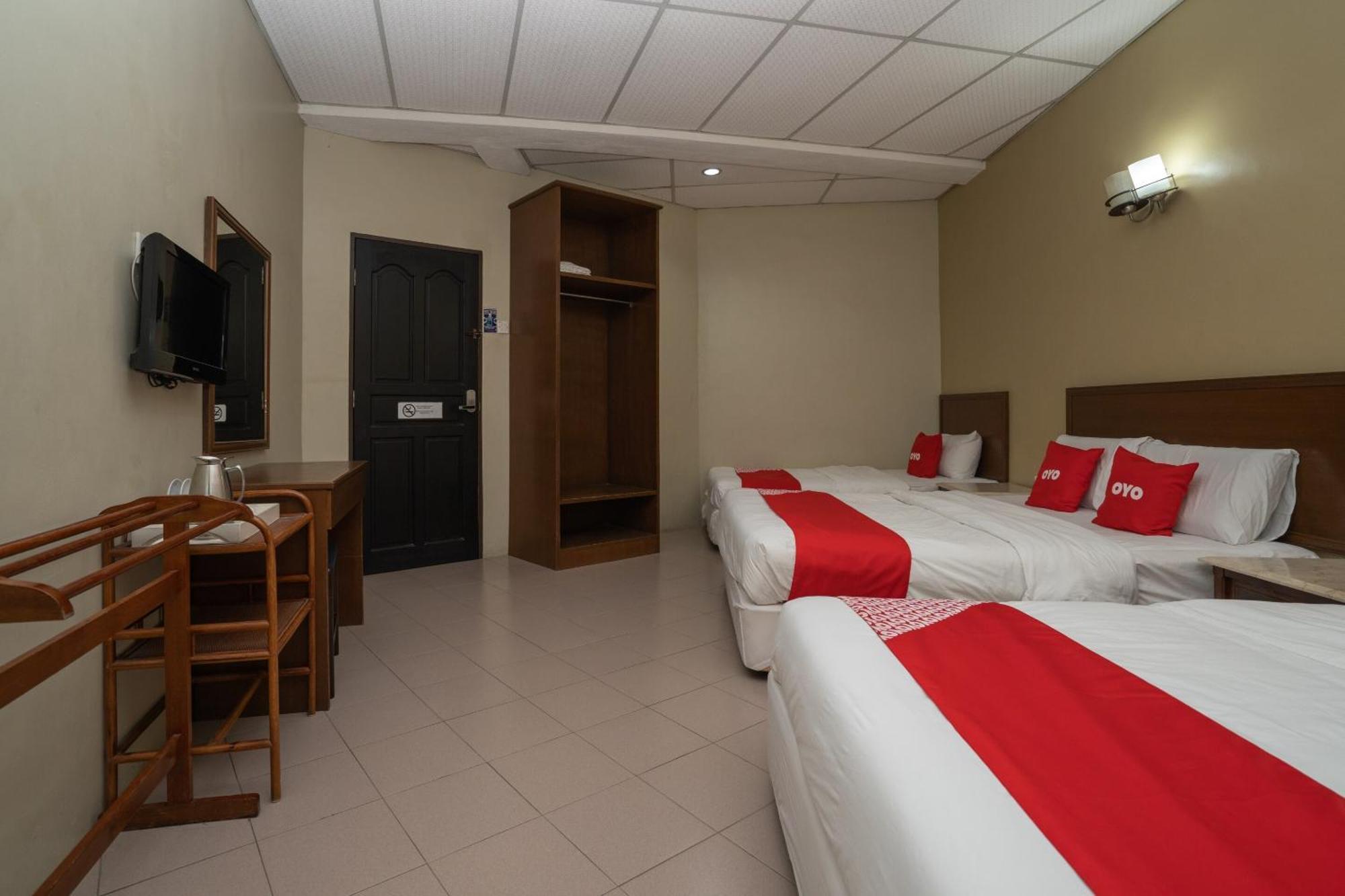 De Clinique Hotel كامبونغ باسير بوغاك المظهر الخارجي الصورة