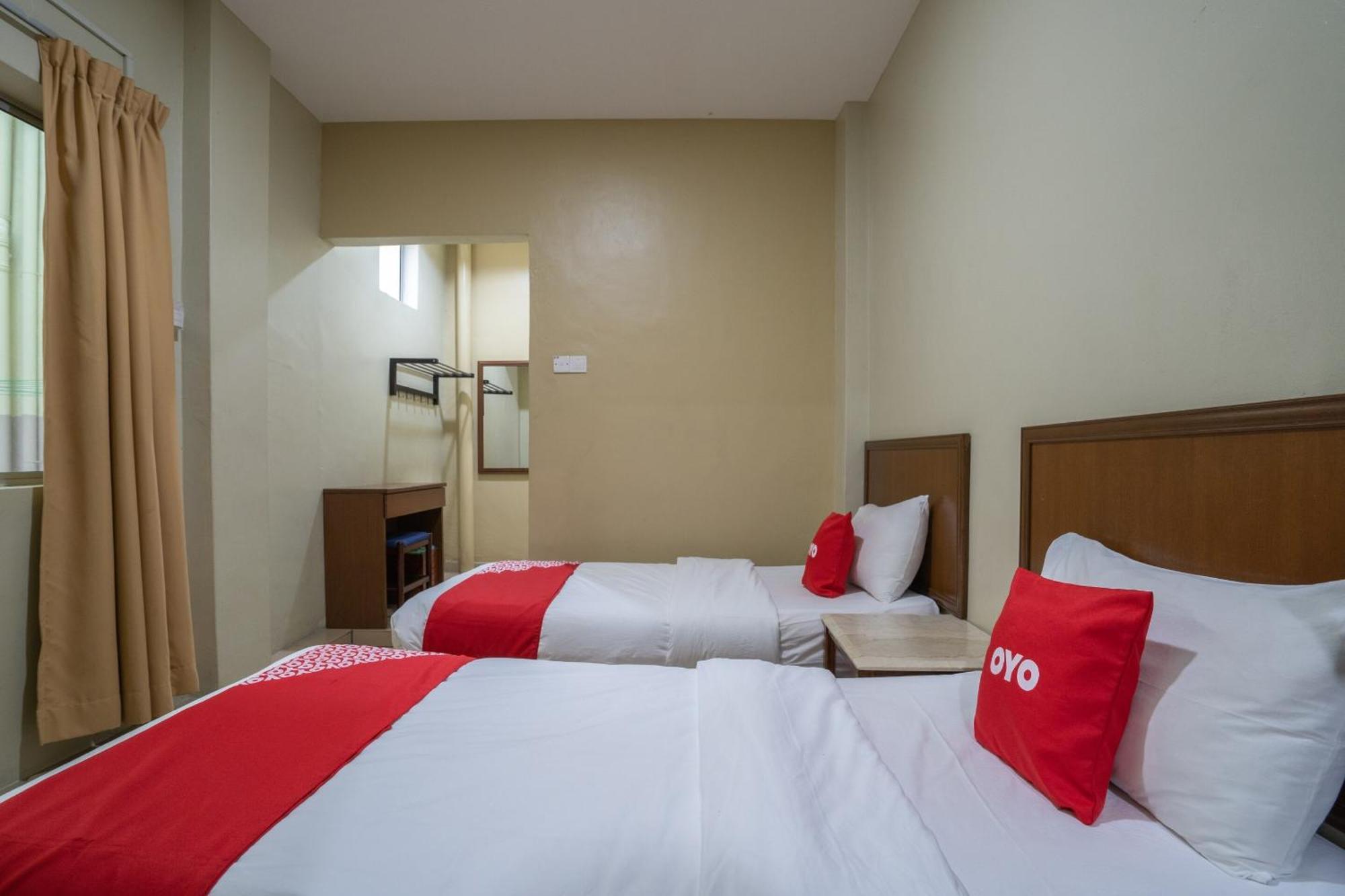De Clinique Hotel كامبونغ باسير بوغاك المظهر الخارجي الصورة