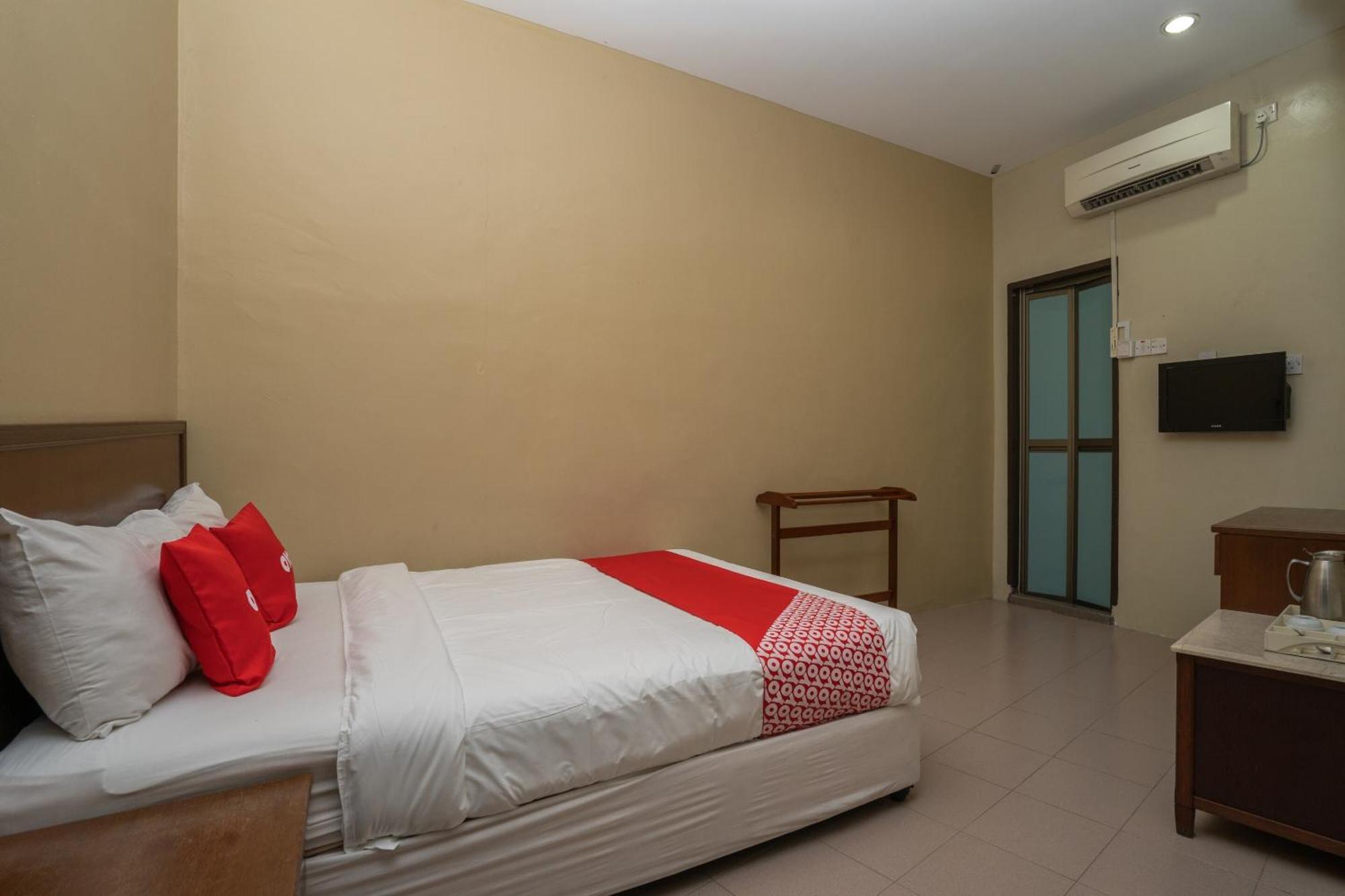 De Clinique Hotel كامبونغ باسير بوغاك المظهر الخارجي الصورة