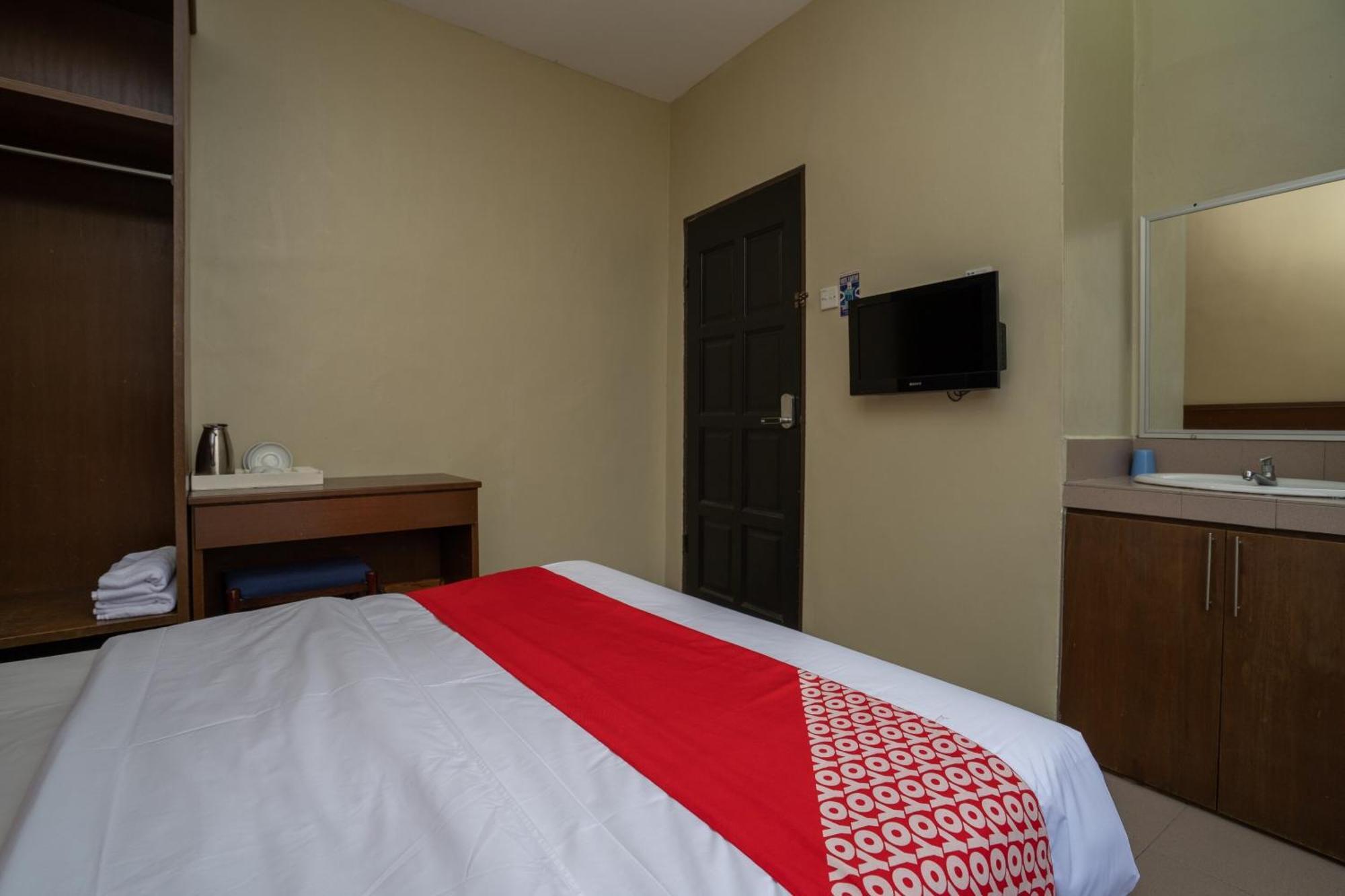 De Clinique Hotel كامبونغ باسير بوغاك المظهر الخارجي الصورة