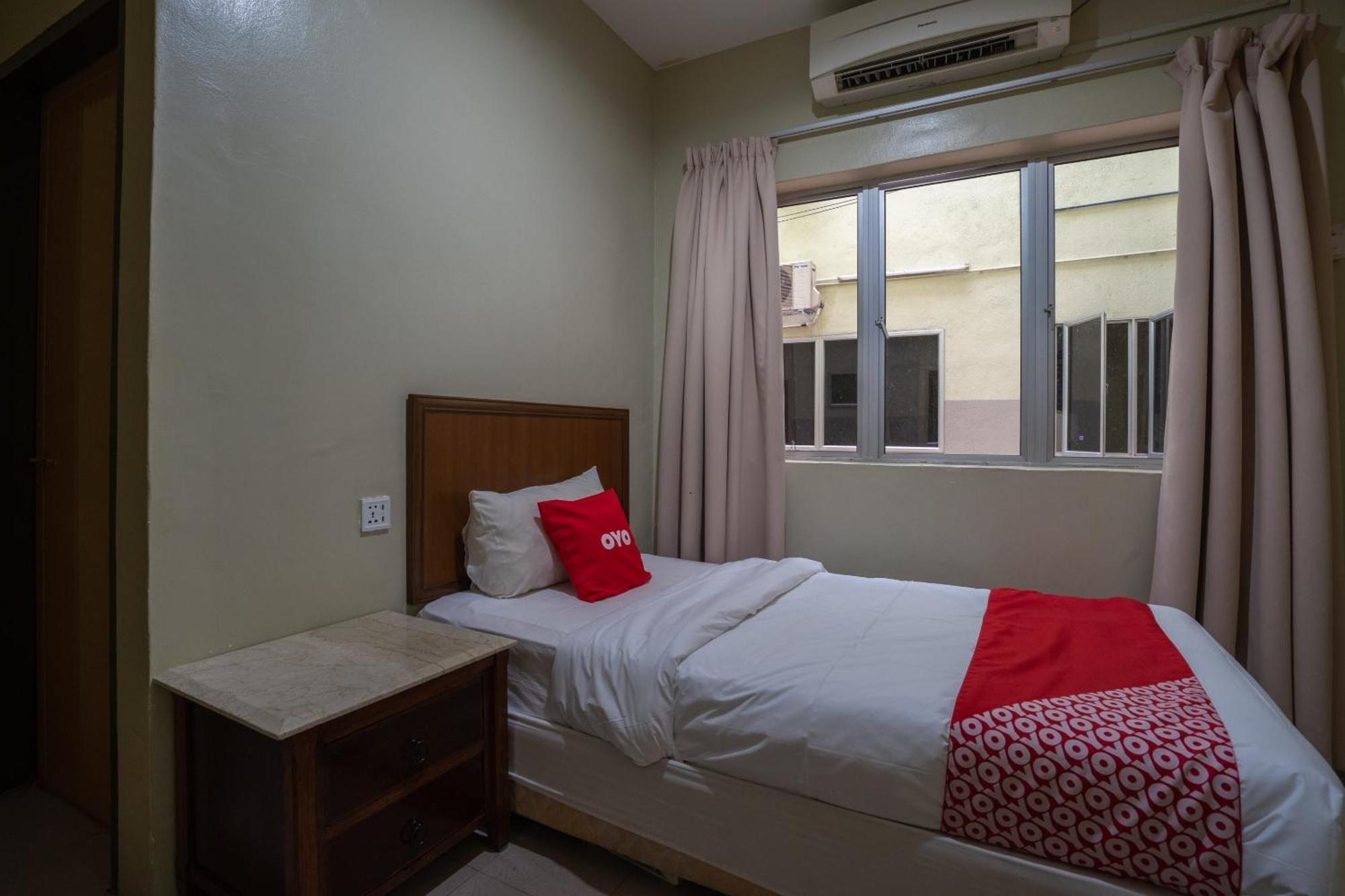 De Clinique Hotel كامبونغ باسير بوغاك المظهر الخارجي الصورة