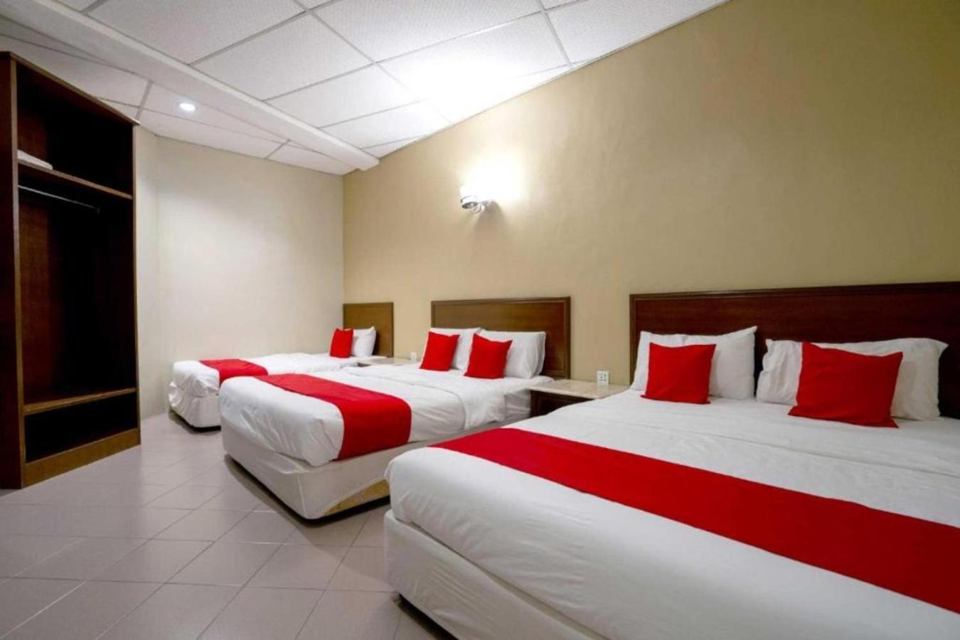 De Clinique Hotel كامبونغ باسير بوغاك المظهر الخارجي الصورة