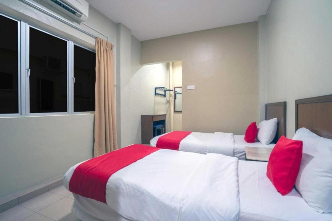 De Clinique Hotel كامبونغ باسير بوغاك المظهر الخارجي الصورة