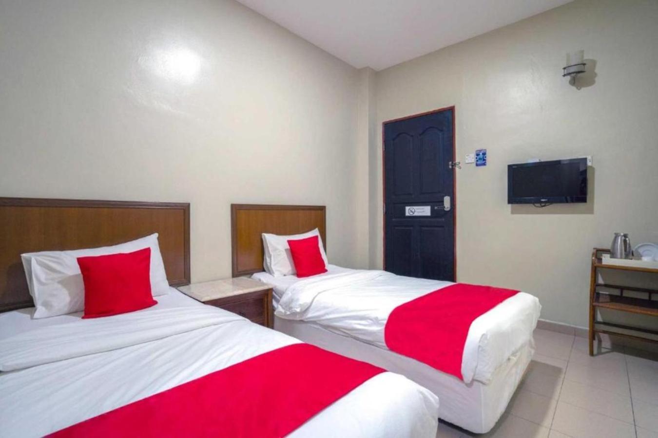 De Clinique Hotel كامبونغ باسير بوغاك المظهر الخارجي الصورة