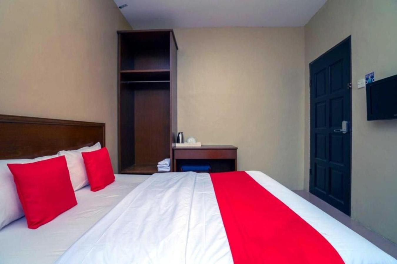De Clinique Hotel كامبونغ باسير بوغاك المظهر الخارجي الصورة